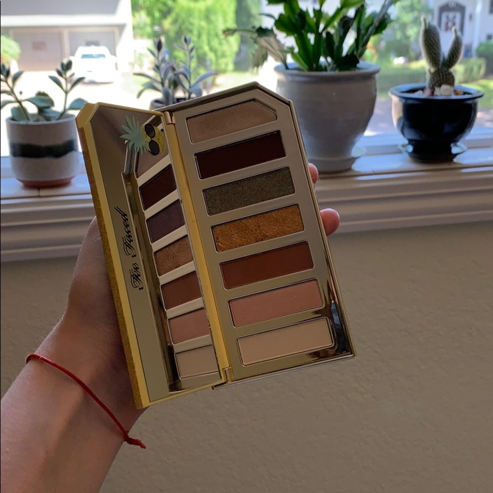 TOO FACED PINEAPPLE PALETTE